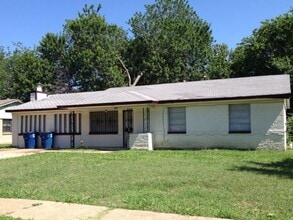Building Photo - 945 E Kirnwood Dr