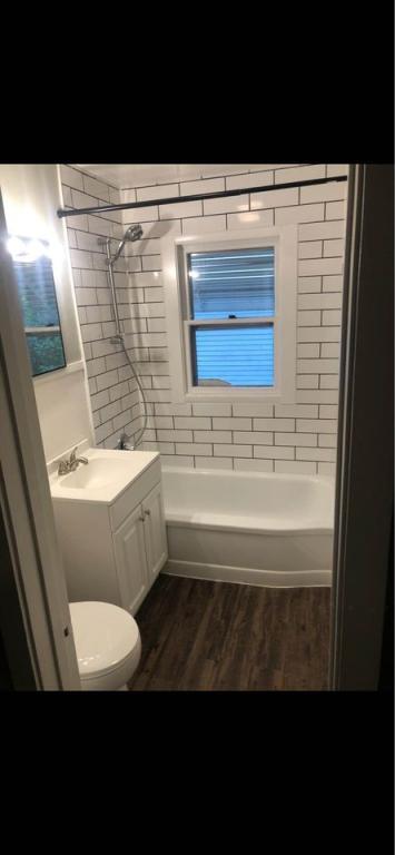 Building Photo - 308 6th Ave SE