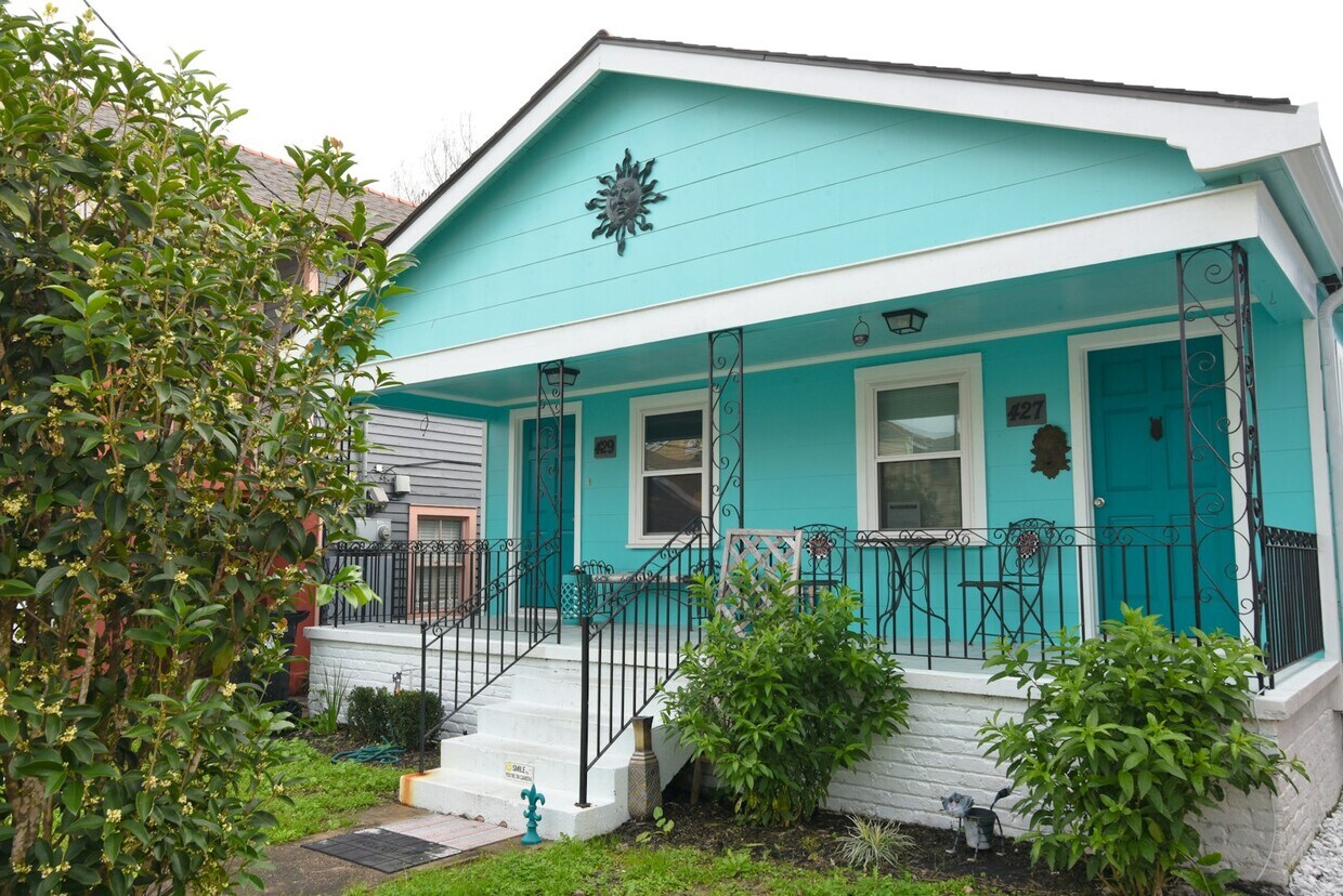 Primary Photo - 427 Pelican Ave