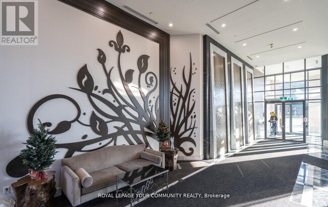Photo du bâtiment - 7608-7608 Yonge St