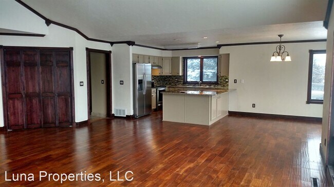 Building Photo - 3 br, 2 bath House - 1757 Highland Ave Uni...