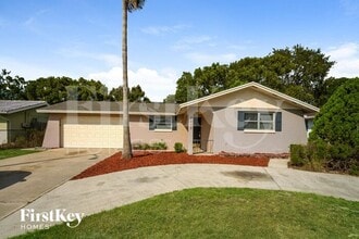 Building Photo - 8215 Winthrop Dr