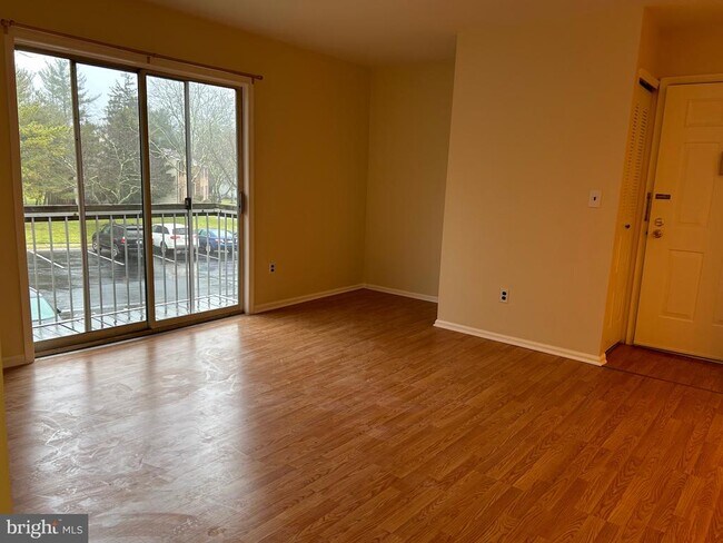 Building Photo - 108 Quince Ct
