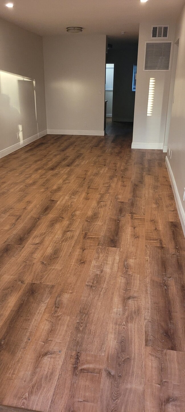 Photo - 3360-ne16 NE 16th Ave Apartment