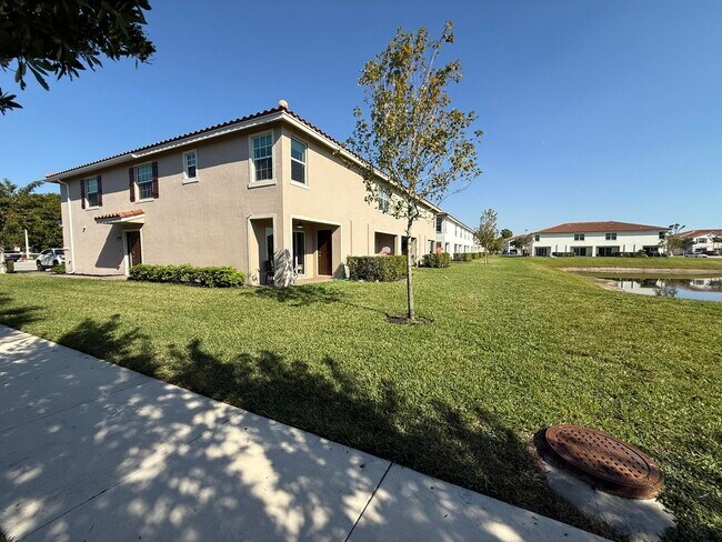 Foto del edificio - 6794 Broadwater Ln