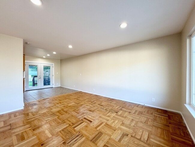 Building Photo - Coastal 3-Bed/2-Bath Home with Ocean View! ***PLEASE READ DESCRIPTION***