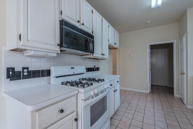 Foto del edificio - 17030 Macleish Dr
