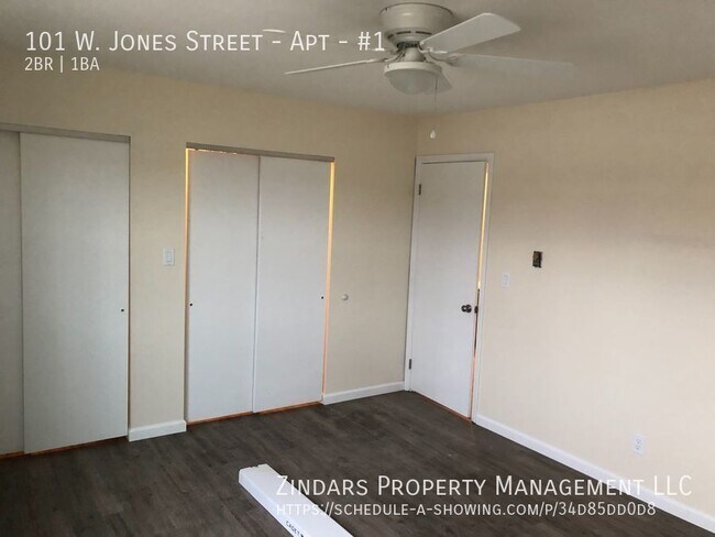 Building Photo - 2 bedroom 1 bath apartment on 1st floor Mi...