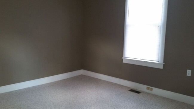 Building Photo - 2 br, 2 bath House - 706 N Erie