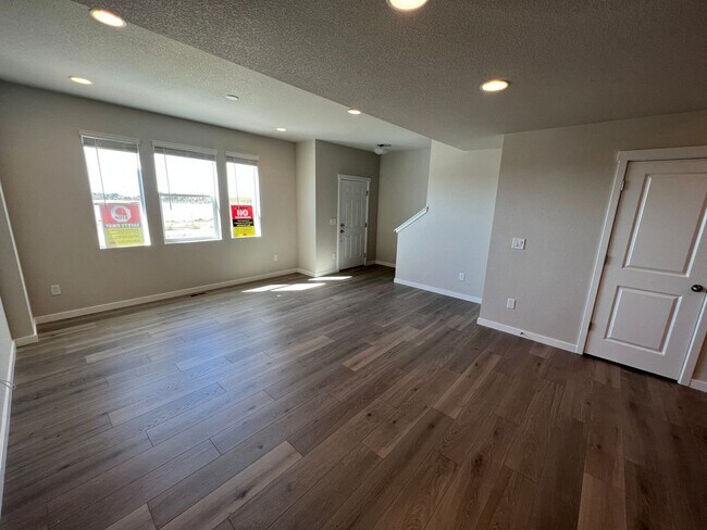 Foto del edificio - Modern 3 Bed 3 Bath Townhome off of N Carefree and Tutt!!! **Built in 2023**