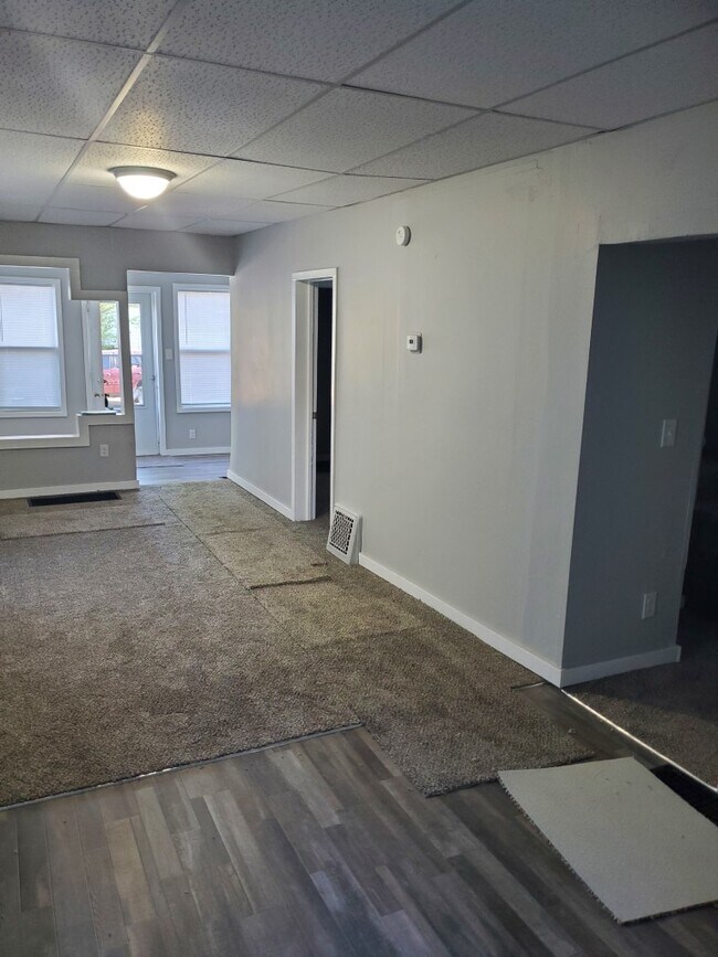 Foto del edificio - 310 E 9th St