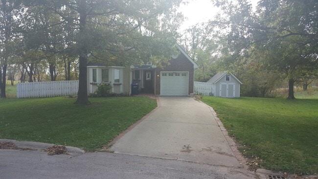 Exterior/street view - 105 6 St