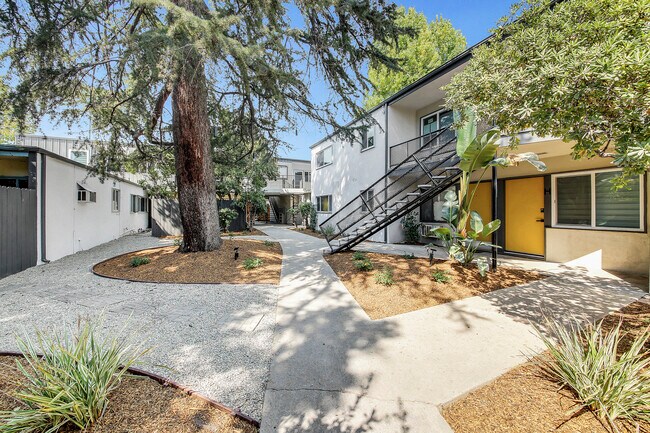 Building Photo - 230 California Blvd