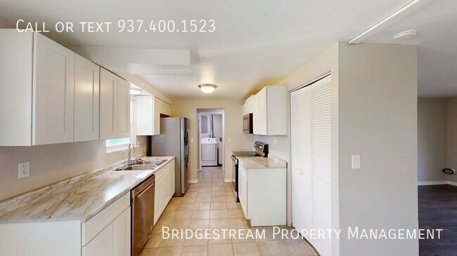 Building Photo - Updated 4 bedroom, 2 full bath ranch home ...