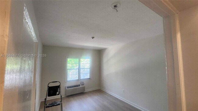Foto del edificio - 847 81st St
