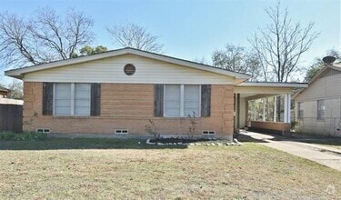 Building Photo - 10238 San Lorenzo Dr