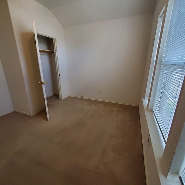 Building Photo - 121 Mesa Del Sol