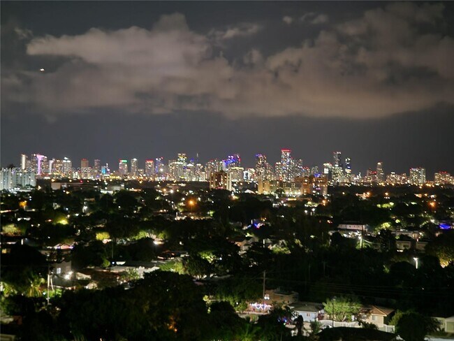 Foto del edificio - 2665 SW 37th Ave