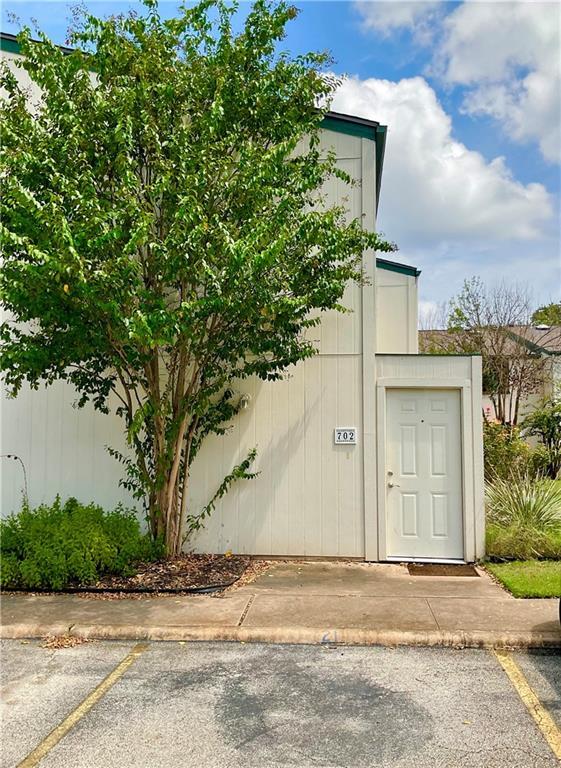 Building Photo - 6718 Silvermine Dr