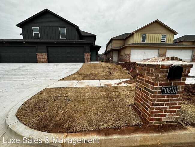Building Photo - 3 br, 2.5 bath House - 10810 NW 119th Place
