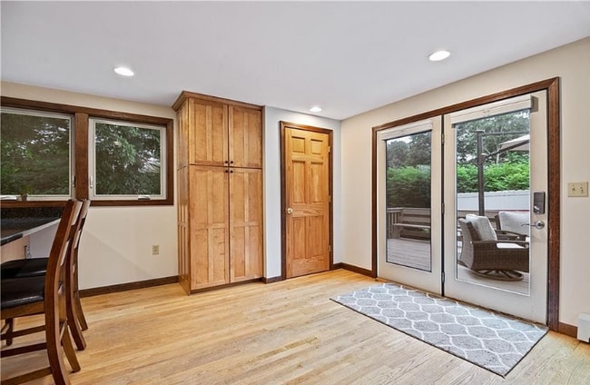 Building Photo - 120 Stollman Rd