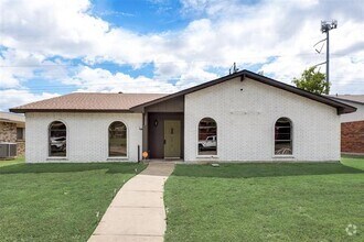 Building Photo - 2410 Cedar Elm Ln