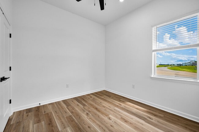 Building Photo - 315 Indigo Ln