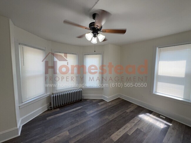 Building Photo - 316 S 6th St