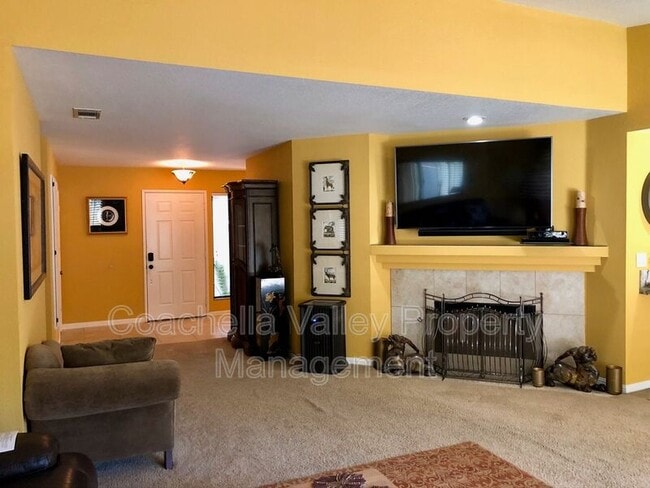 Foto del edificio - 39095 Sweetwater Dr