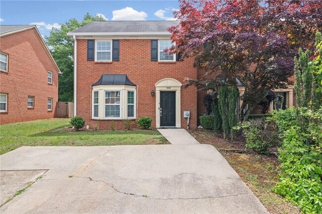 Building Photo - 1566 Paces Ferry N Dr SE