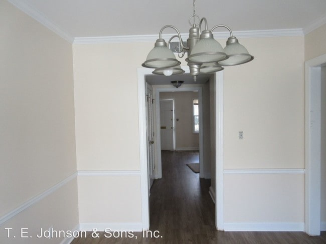 Building Photo - 2 br, 2.5 bath House - 323 Hanover Arms