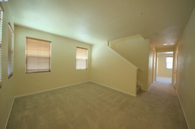 Foto del edificio - 549 Chaparral Loop