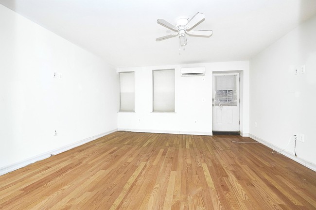 Building Photo - 136 W 136th St