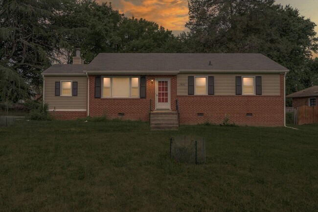 Building Photo - Immaculate 3 Bedroom Home in Forest Hill J...