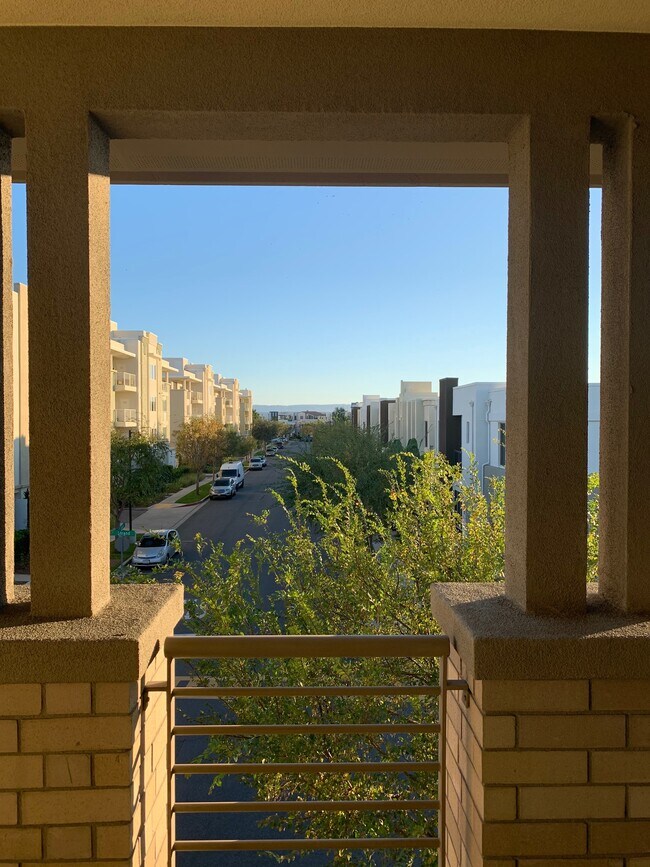 Building Photo - 5537 Strand