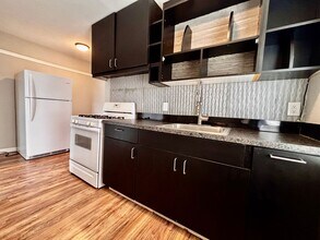 Building Photo - 237 E Xenia Dr