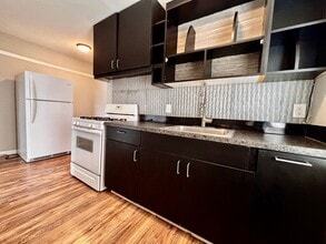 Building Photo - 237 E Xenia Dr