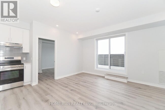 Photo du bâtiment - 1350 Hemlock Rd