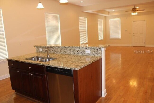 Building Photo - 4633 Legacy Park Dr