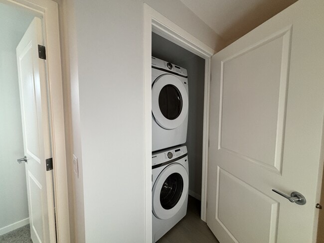 Building Photo - 45 Creekview Mnr SW