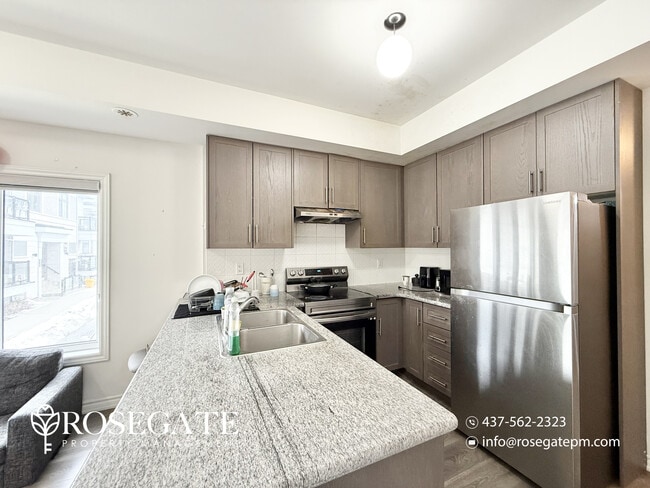 Building Photo - Modern 2-Bedroom Corner Townhouse with Balcony & Parking – Brampton