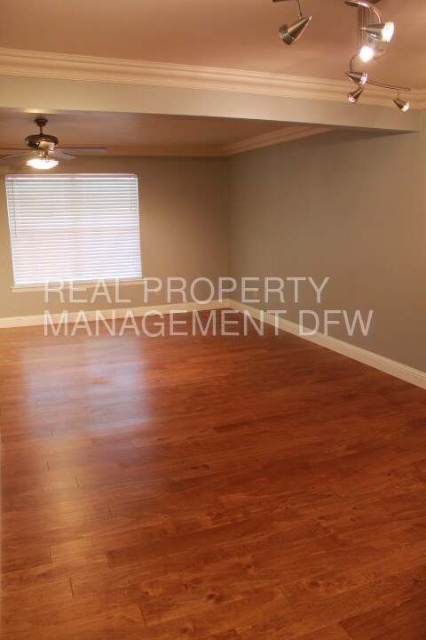 Foto del edificio - 5818 E University Blvd