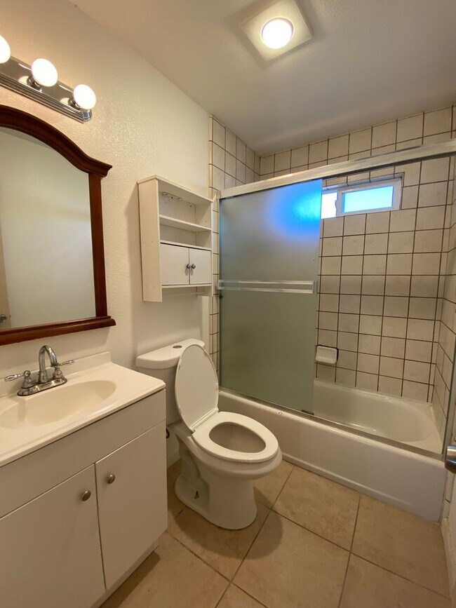 Building Photo - REDUCED!! 2 Bedroom 1 Bath Country Property!