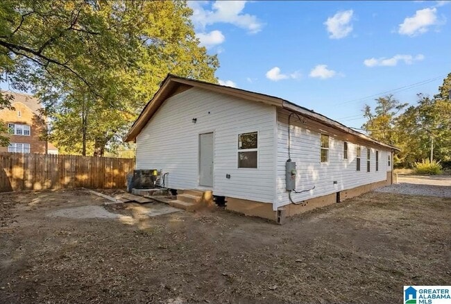 Foto del edificio - 1310 Steiner Ave SW