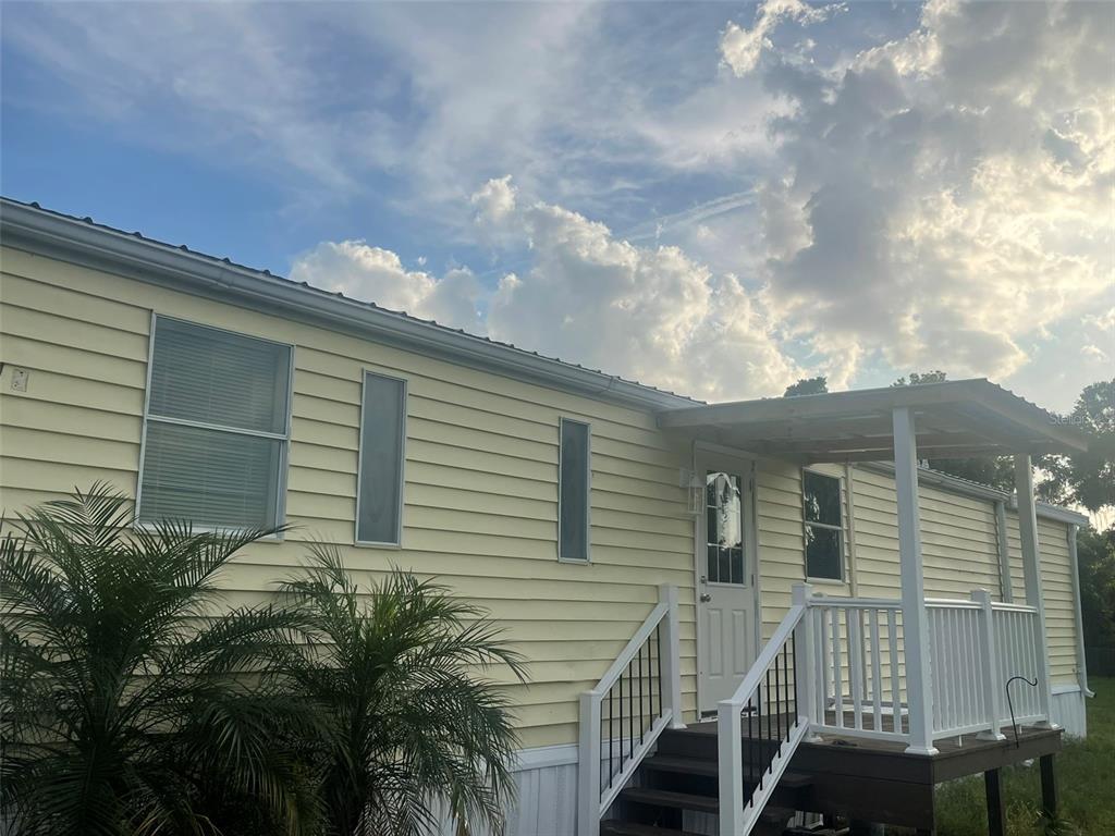 Foto principal - 301 E Sparkman Rd