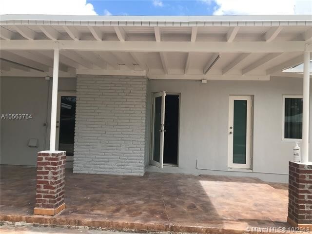 Building Photo - 1340 SW 65th Ave