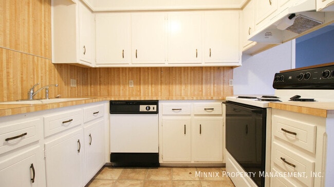 Foto del edificio - 7908 Aberdeen Ave