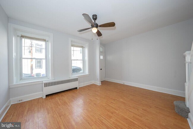 Foto del edificio - 217 Dupont St