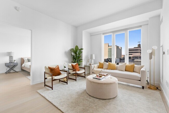 Foto del edificio - 572 Eleventh Avenue