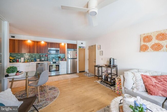 Foto del edificio - 152 W Laurel St